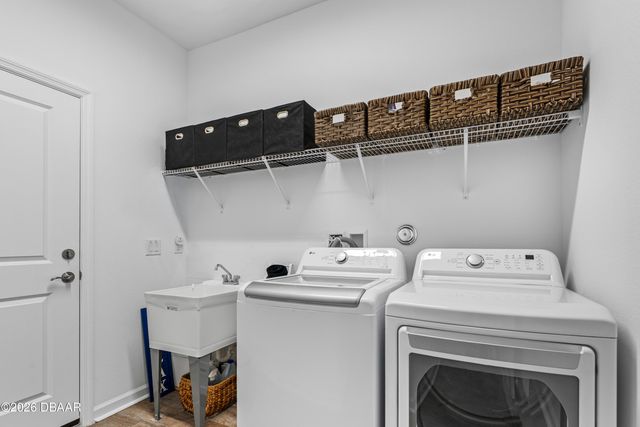 215 Hang Loose Way, Daytona Beach, FL 32124