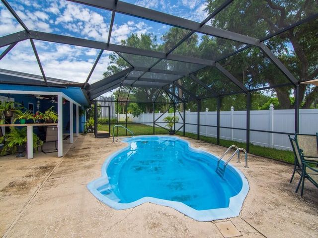 725 4th Avenue SW, Vero Beach, FL 32962
