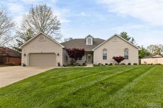 1821 Creekside Drive, Swansea, IL 62226