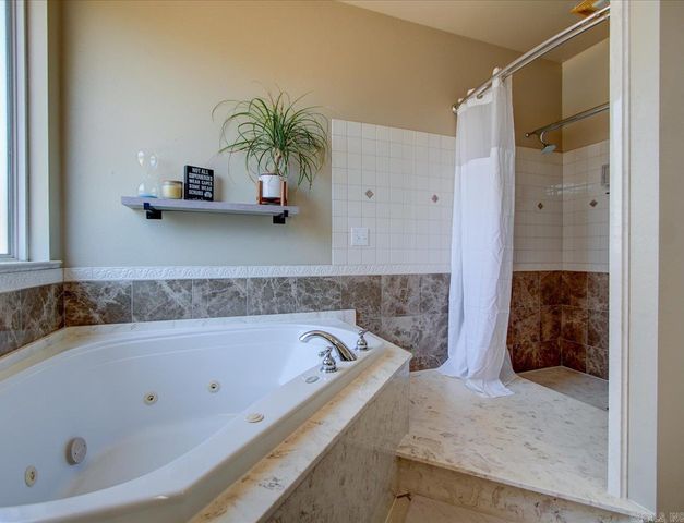 121 White Eagle, Hot Springs, AR 71913