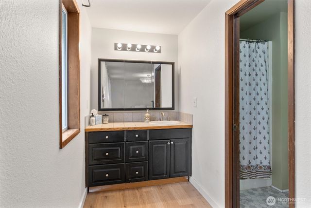 18624 59th Street E, Lake Tapps, WA 98391