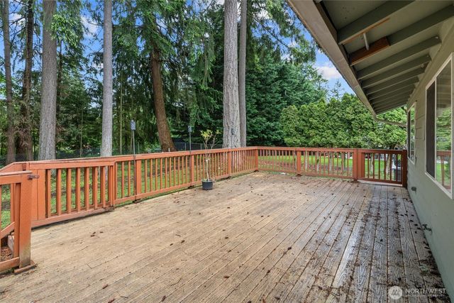 18624 59th Street E, Lake Tapps, WA 98391