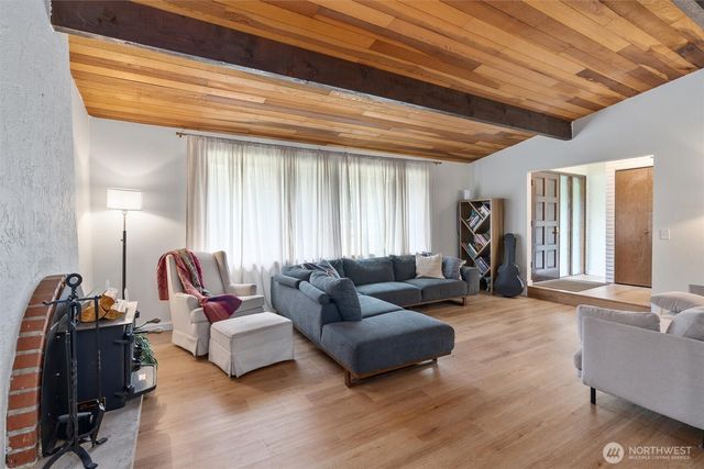 18624 59th Street E, Lake Tapps, WA 98391