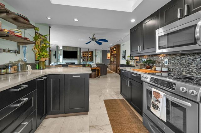 1660 GULF BOULEVARD 208, Clearwater Beach, FL 33767