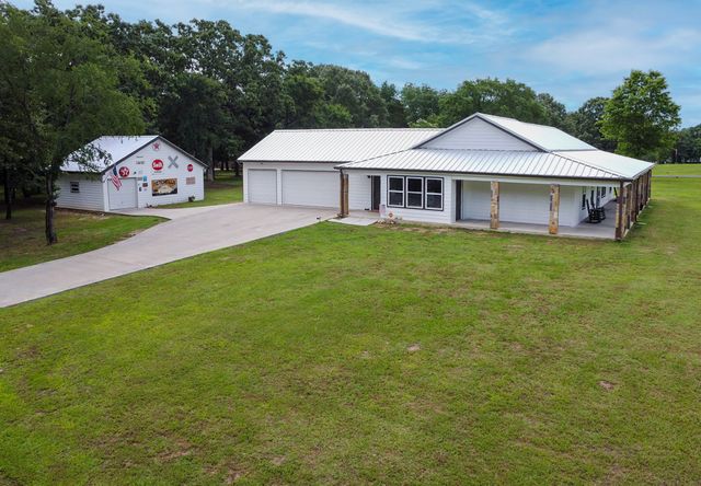 632 County Road 1952, Yantis, TX 75497
