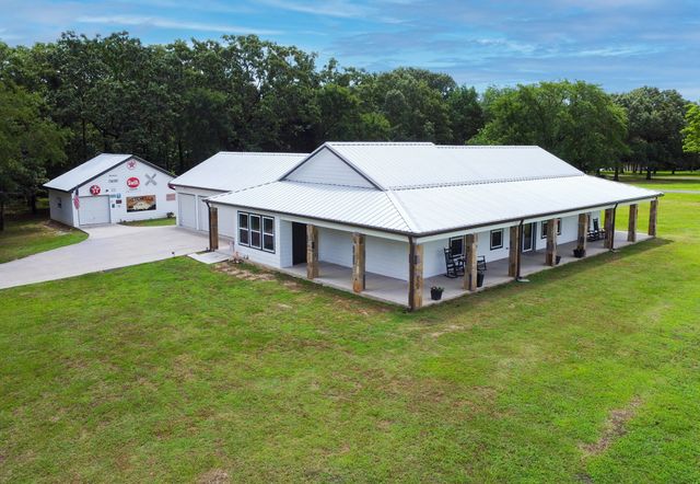 632 County Road 1952, Yantis, TX 75497