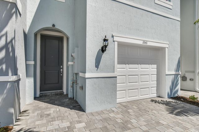 1841 SE Roxy Way, Stuart, FL 34996