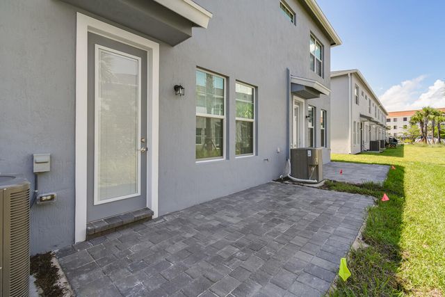 1841 SE Roxy Way, Stuart, FL 34996