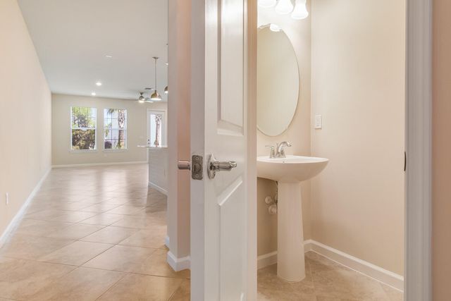 1841 SE Roxy Way, Stuart, FL 34996