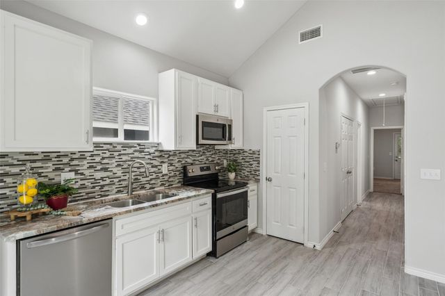 396 Westchase, Montgomery, TX 77316