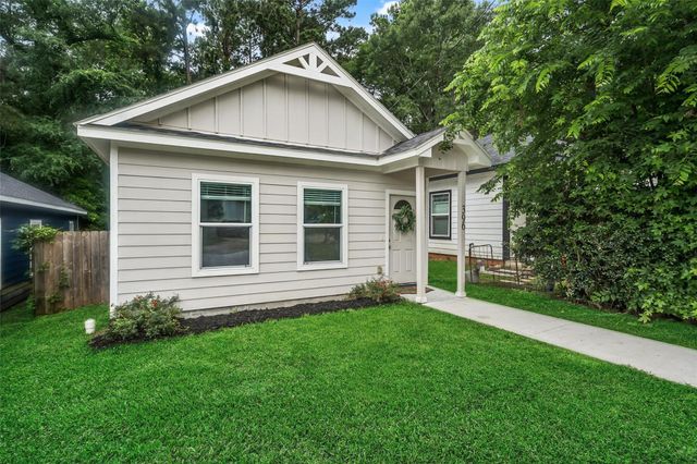 396 Westchase, Montgomery, TX 77316