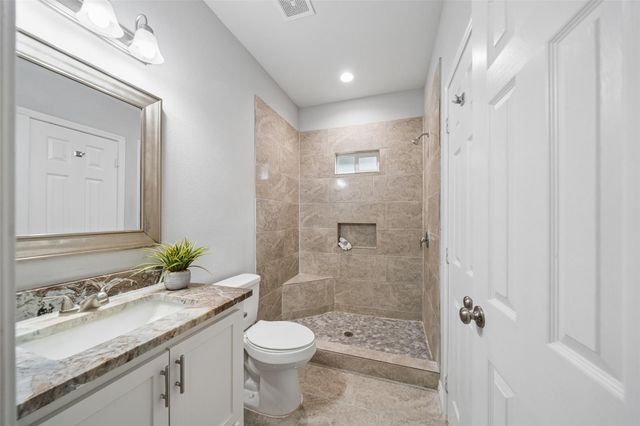 396 Westchase, Montgomery, TX 77316