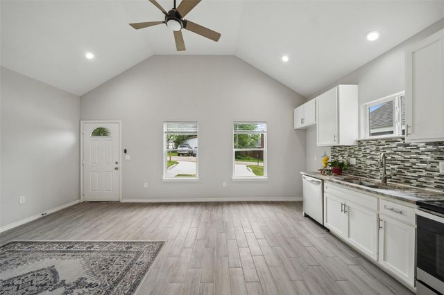 396 Westchase, Montgomery, TX 77316