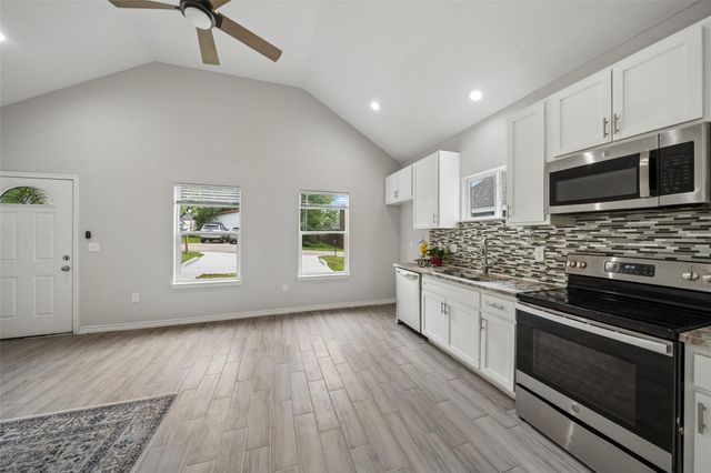 396 Westchase, Montgomery, TX 77316