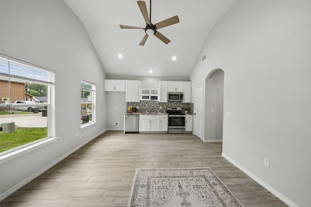 396 Westchase, Montgomery, TX 77316
