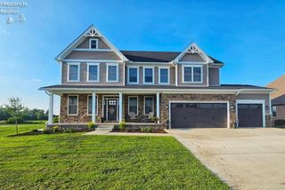 2112 Pinehurst Trail, Fremont, OH 43420
