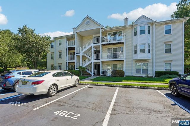 945 Juniper Way, Mahwah, NJ 07430