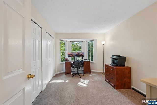 945 Juniper Way, Mahwah, NJ 07430