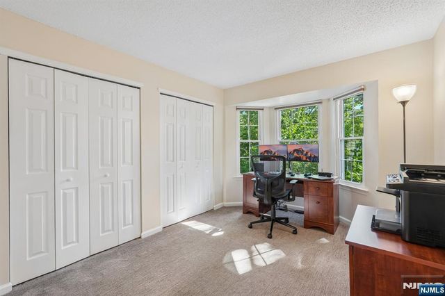 945 Juniper Way, Mahwah, NJ 07430