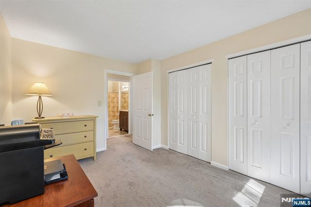 945 Juniper Way, Mahwah, NJ 07430