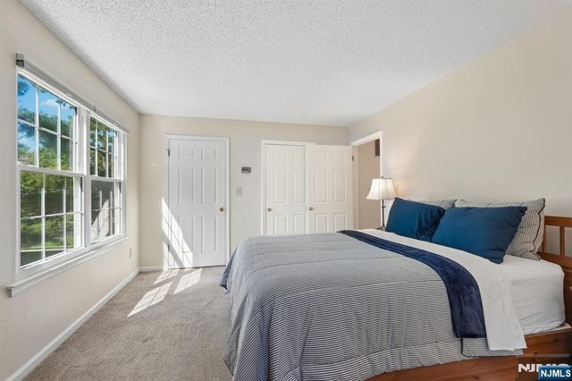 945 Juniper Way, Mahwah, NJ 07430