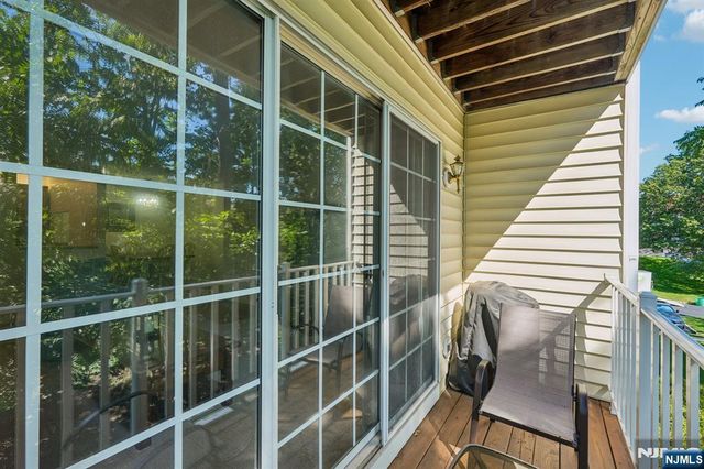 945 Juniper Way, Mahwah, NJ 07430