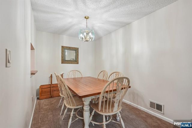 945 Juniper Way, Mahwah, NJ 07430