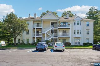 945 Juniper Way, Mahwah, NJ 07430