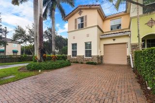 5224 SW 77th Way, Davie, FL 33328