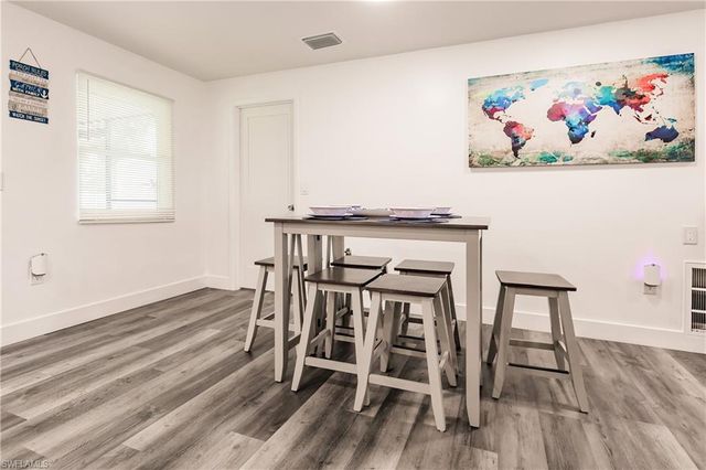 1942 Roseate LN, Sanibel, FL 33957