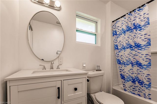 1942 Roseate LN, Sanibel, FL 33957