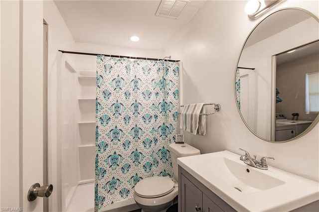 1942 Roseate LN, Sanibel, FL 33957