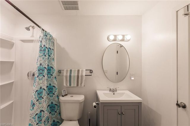 1942 Roseate LN, Sanibel, FL 33957