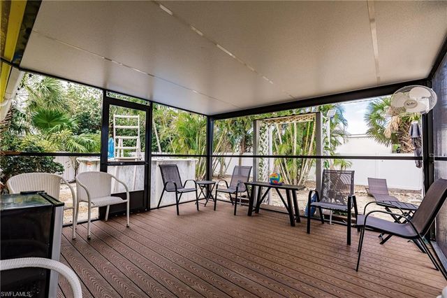 1942 Roseate LN, Sanibel, FL 33957