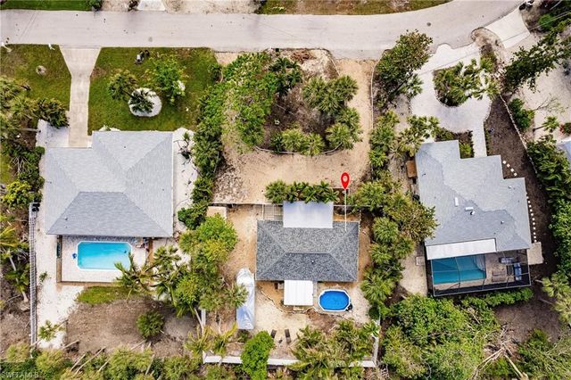 1942 Roseate LN, Sanibel, FL 33957