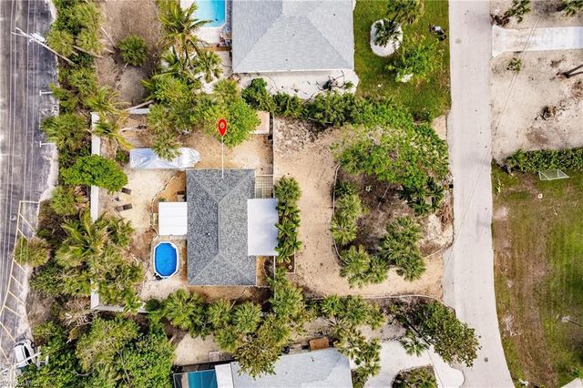 1942 Roseate LN, Sanibel, FL 33957