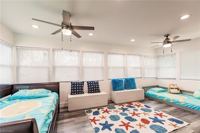 1942 Roseate LN, Sanibel, FL 33957