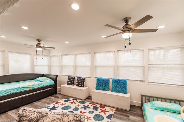 1942 Roseate LN, Sanibel, FL 33957