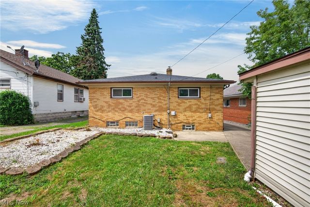 11424 Bradwell Road, Garfield Heights, OH 44125