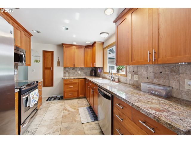 6030 Se MCNARY Rd, Milwaukie, OR 97267
