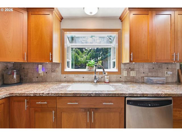 6030 Se MCNARY Rd, Milwaukie, OR 97267