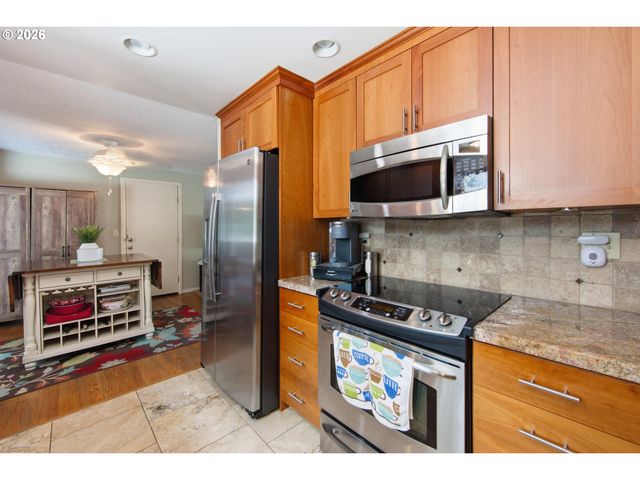 6030 Se MCNARY Rd, Milwaukie, OR 97267