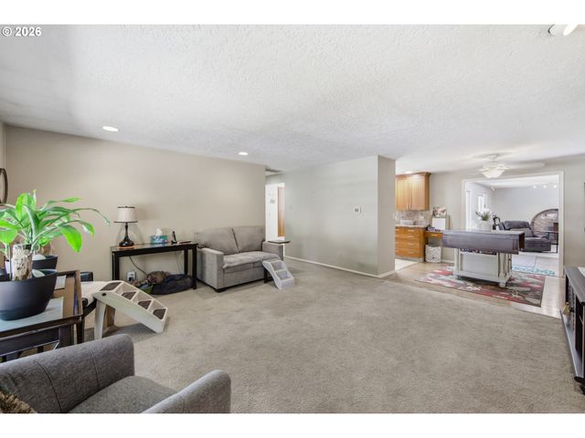 6030 Se MCNARY Rd, Milwaukie, OR 97267