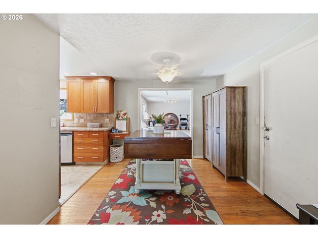 6030 Se MCNARY Rd, Milwaukie, OR 97267