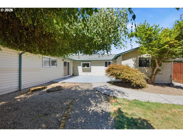 6030 Se MCNARY Rd, Milwaukie, OR 97267