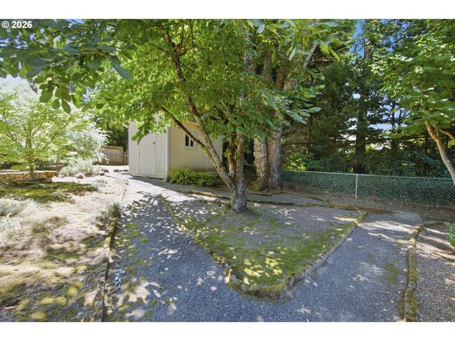 6030 Se MCNARY Rd, Milwaukie, OR 97267