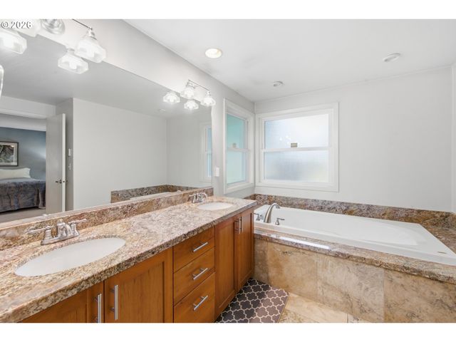 6030 Se MCNARY Rd, Milwaukie, OR 97267