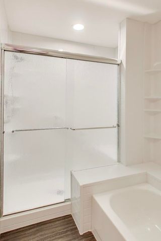 1096 PINE TREE Circle N, Buffalo Grove, IL 60089