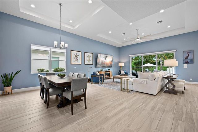 9236 Crestview Circle, Palm Beach Gardens, FL 33412