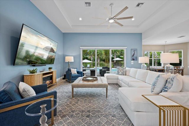 9236 Crestview Circle, Palm Beach Gardens, FL 33412